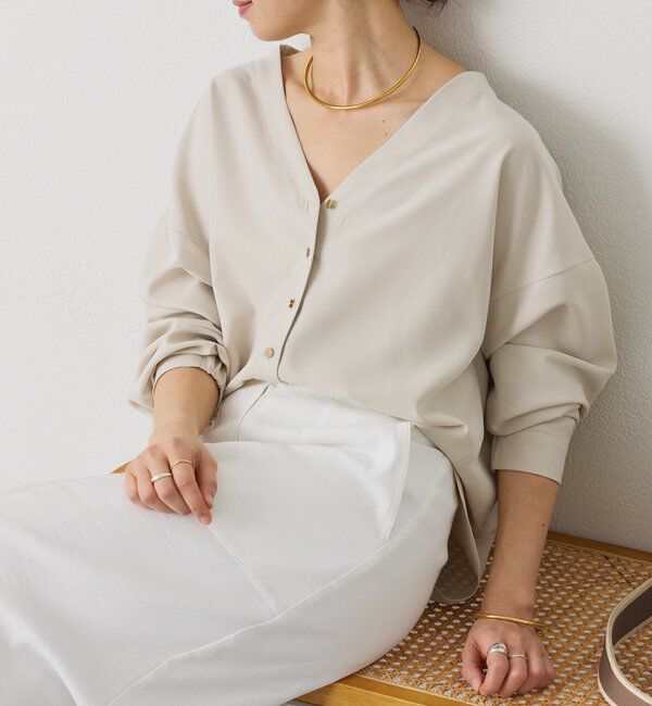  「予約【女性らしい抜け感】メタルボタンノーカラーブラウス」|シャツ・ブラウス|