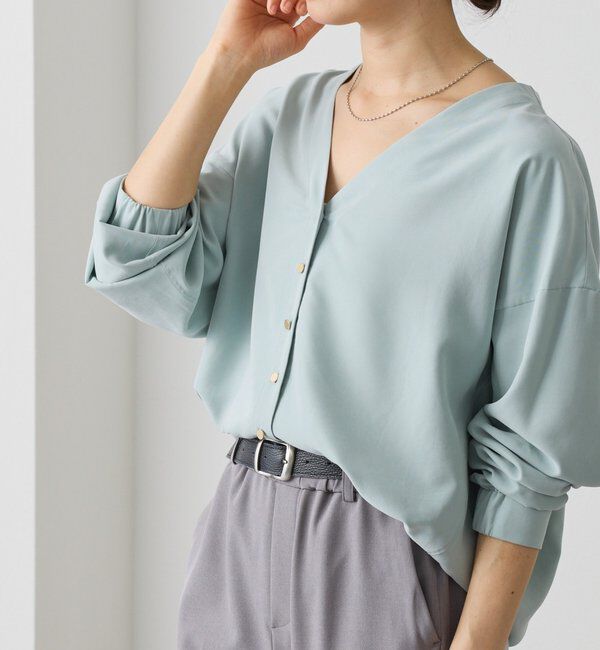  「予約【女性らしい抜け感】メタルボタンノーカラーブラウス」|シャツ・ブラウス|ミント