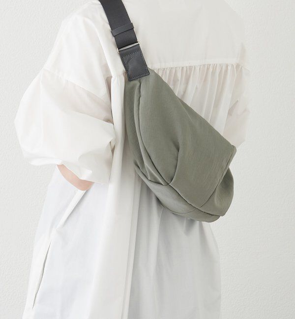  「ナイロンバナナボディバッグ」|ショルダー・メッセンジャー|