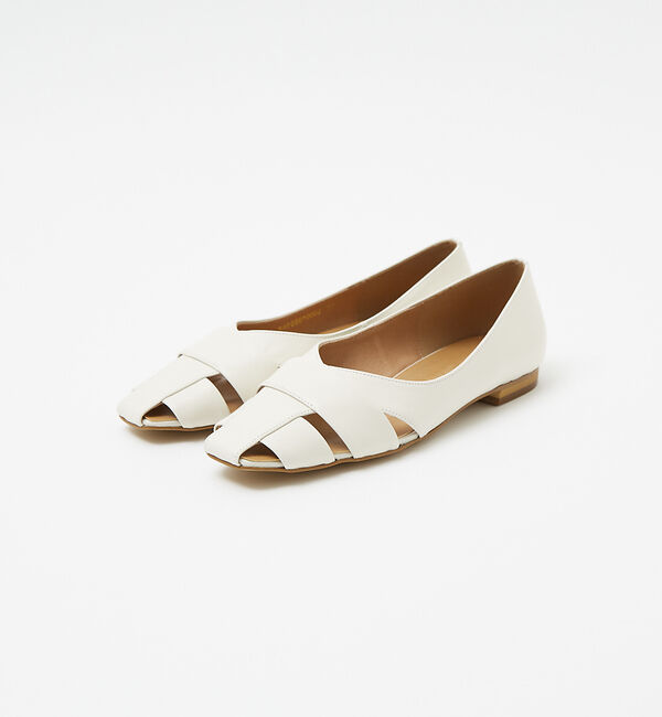 AU BANNISTER「グルカモチーフフラットパンプス」|パンプス|