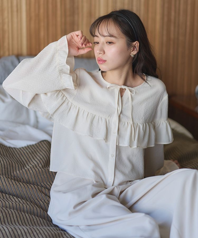 earth music&ecology「フリル切替えショートブラウス」|シャツ・ブラウス|