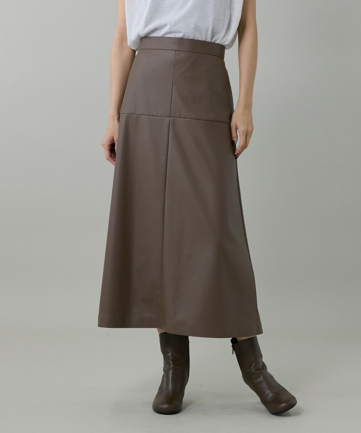INED「フェイクレザートラペーズスカート」|スカート|