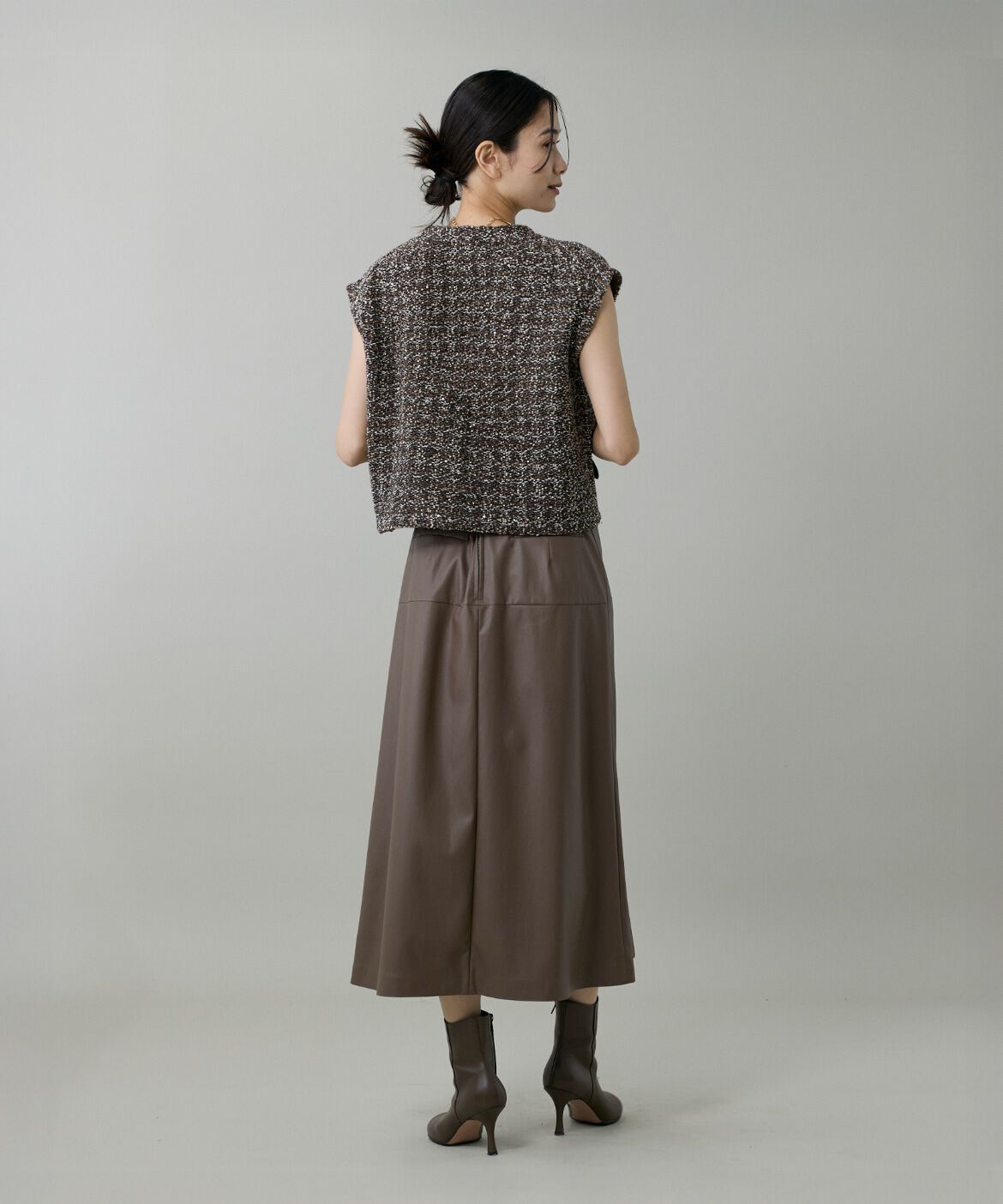 INED「フェイクレザートラペーズスカート」|スカート|