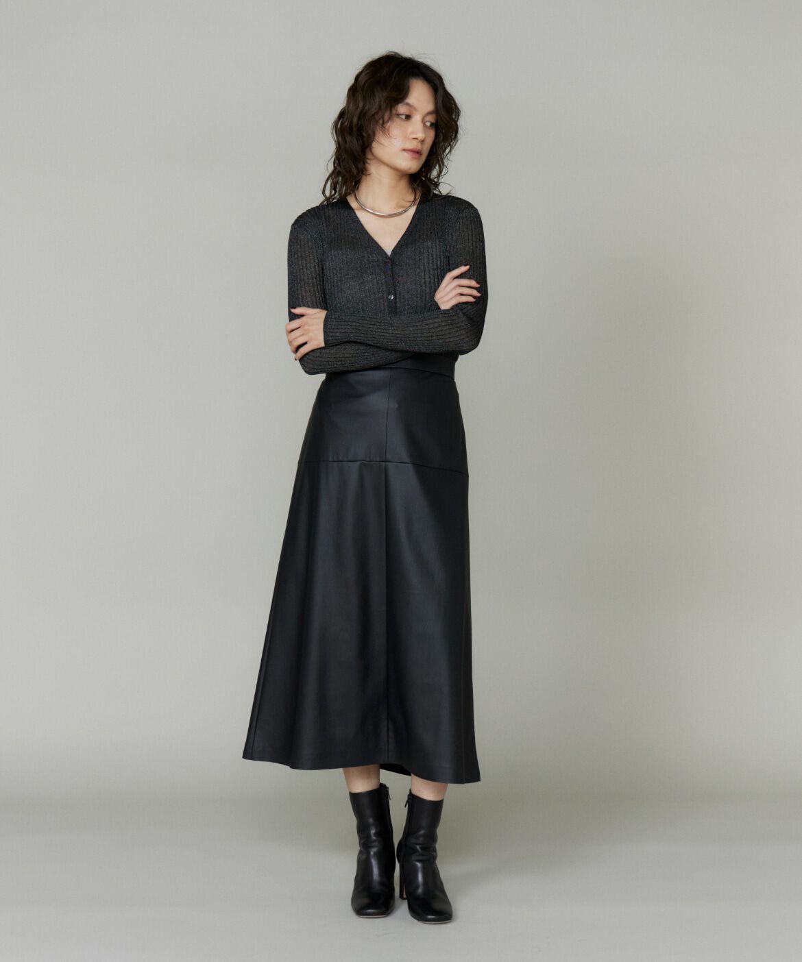 INED「フェイクレザートラペーズスカート」|スカート|