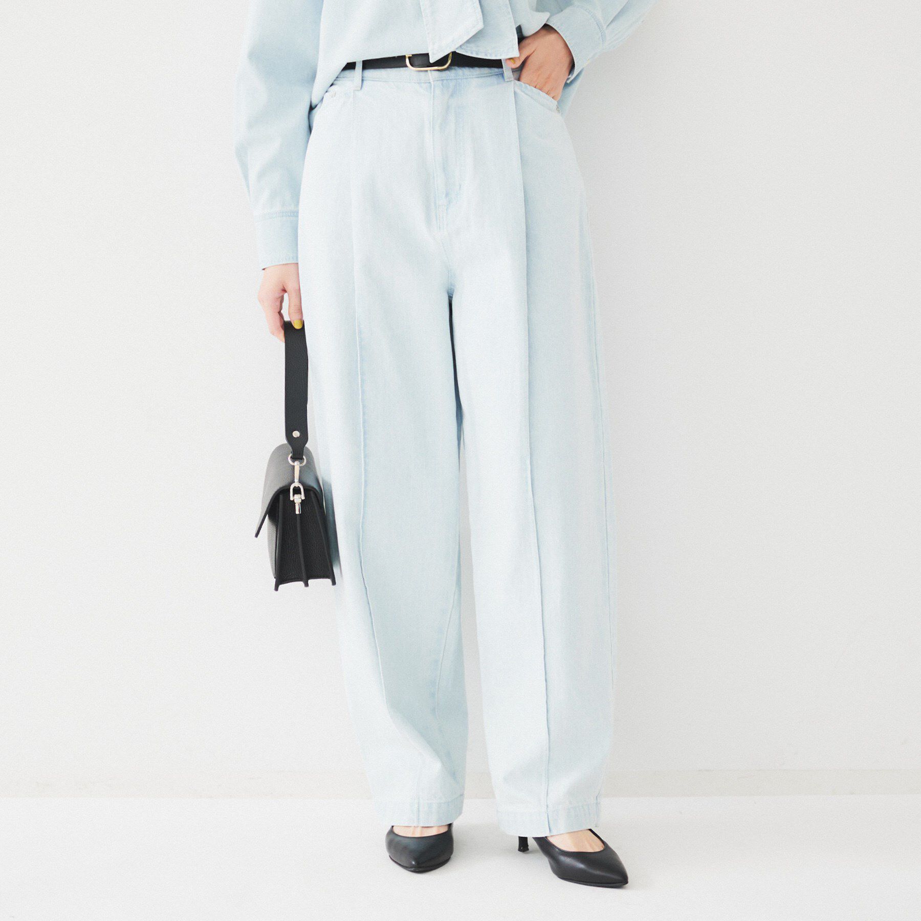 UNTITLED「カーブシルエット ワイドデニム」|デニム|サックスブルー(09