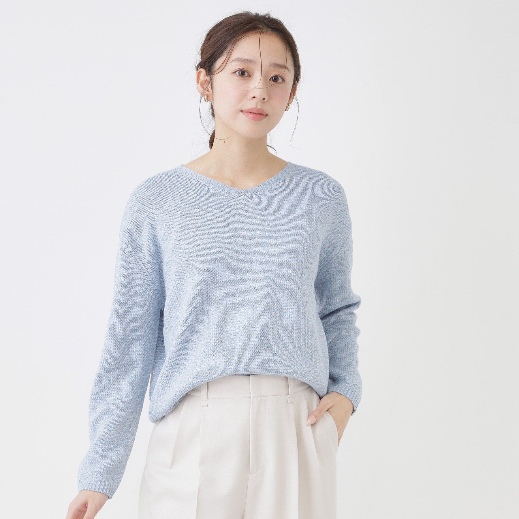 COUP DE CHANCE「【手洗い可／ラメ混】浅Vネックニットトップス」|ニット・セーター|サックスブルー(09