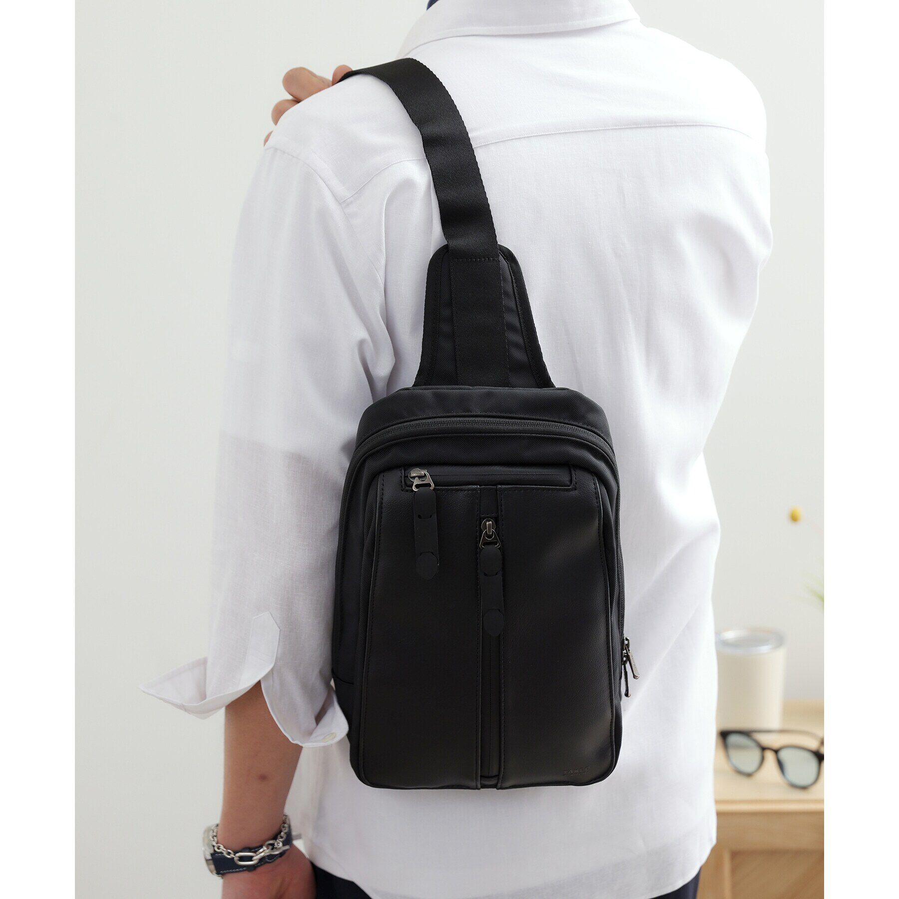 TAKEO KIKUCHI「ライトウエイト ボディバッグ」|ショルダー・メッセンジャー|