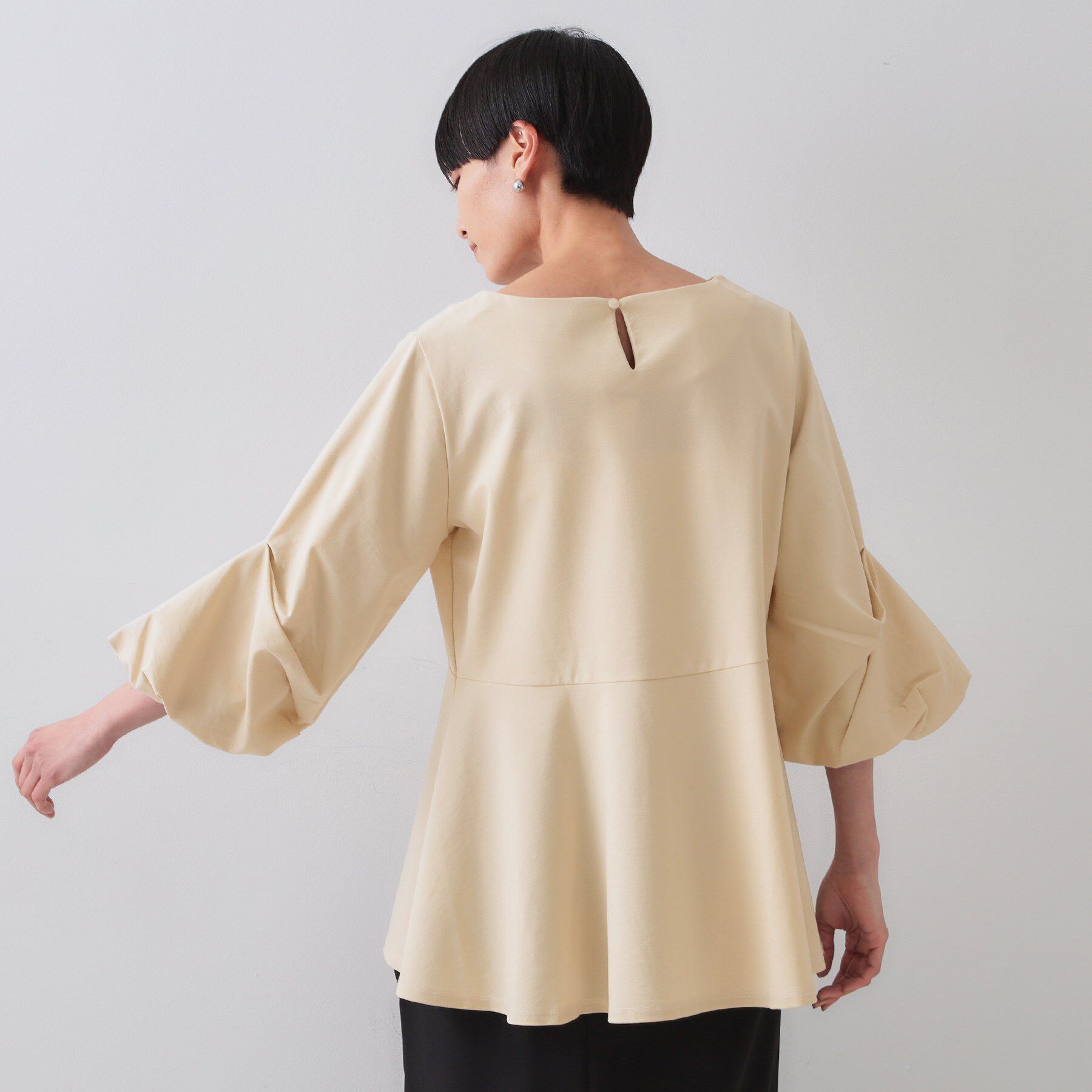 OPAQUE.CLIP「ボリュームスリーブペプラムトップス【洗濯機洗い可】」|Tシャツ・カットソー|