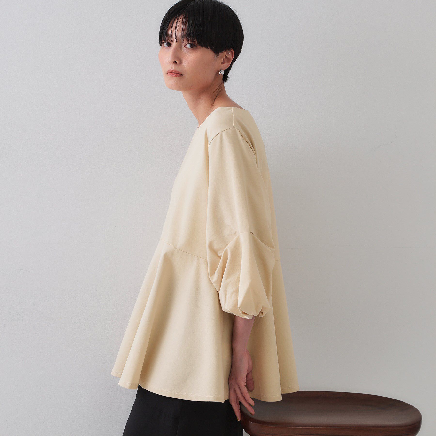 OPAQUE.CLIP「ボリュームスリーブペプラムトップス【洗濯機洗い可】」|Tシャツ・カットソー|