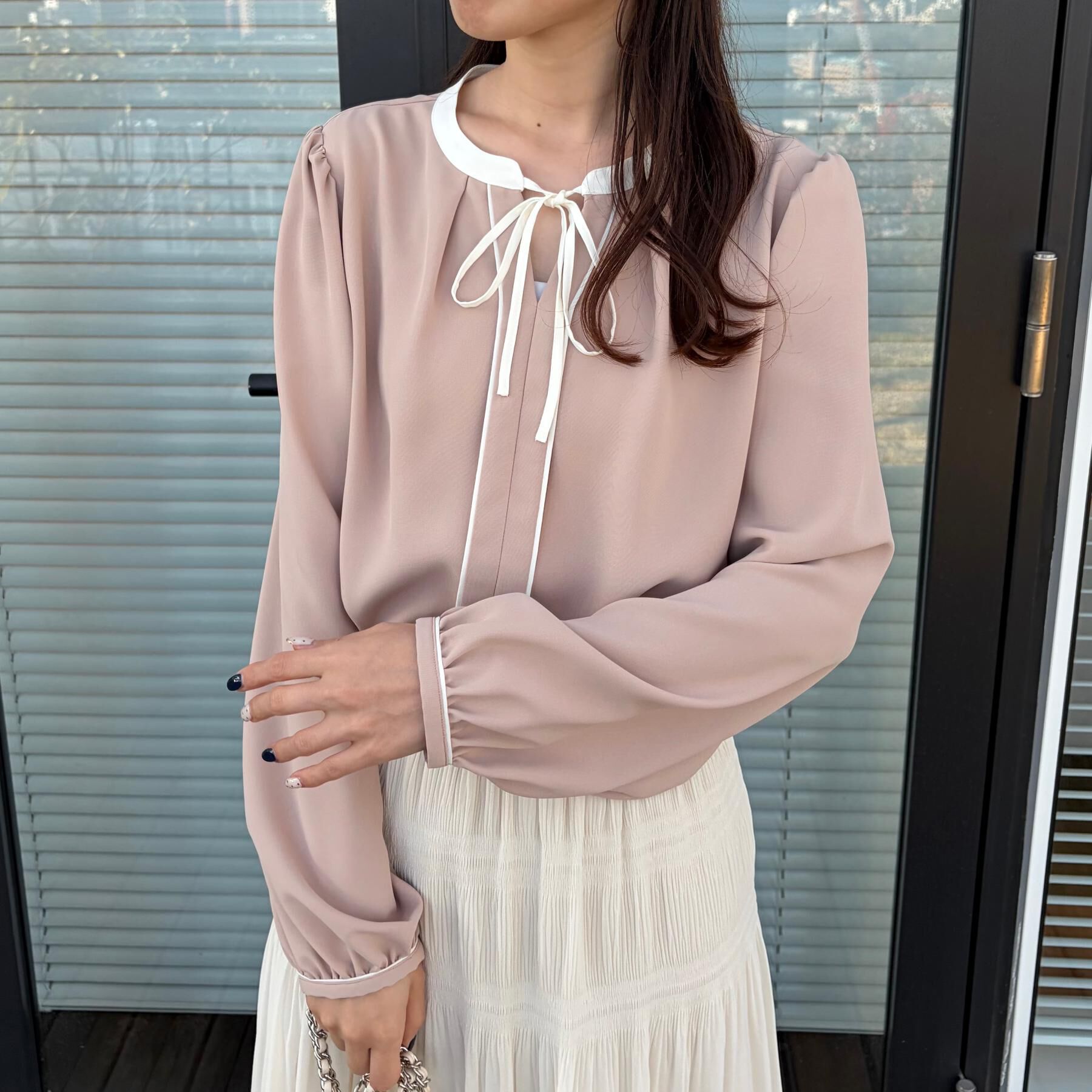 Couture broach「【洗える・ハレの日・通勤】配色 細リボンタイ ブラウス」|シャツ・ブラウス|