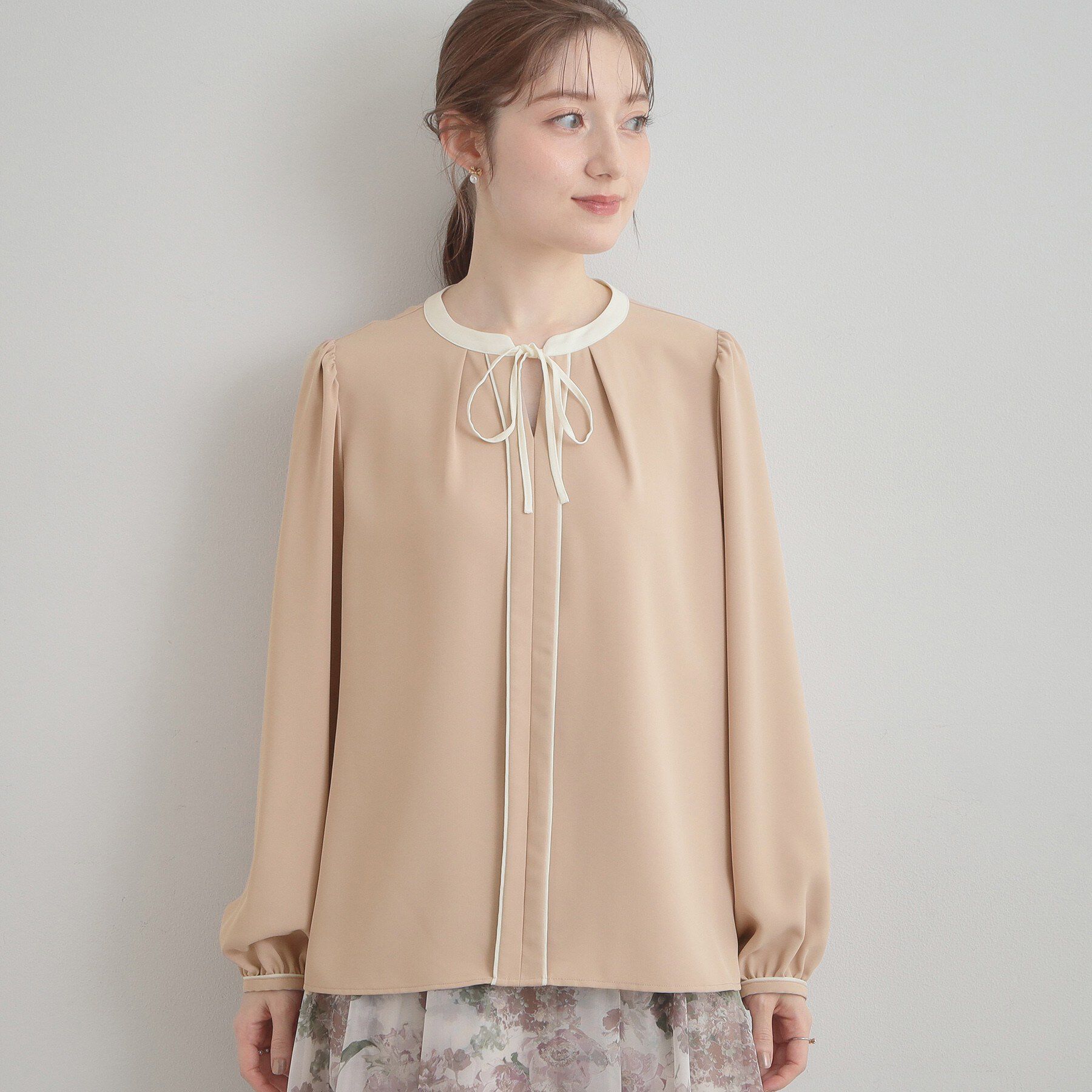 Couture broach「【洗える・ハレの日・通勤】配色 細リボンタイ ブラウス」|シャツ・ブラウス|