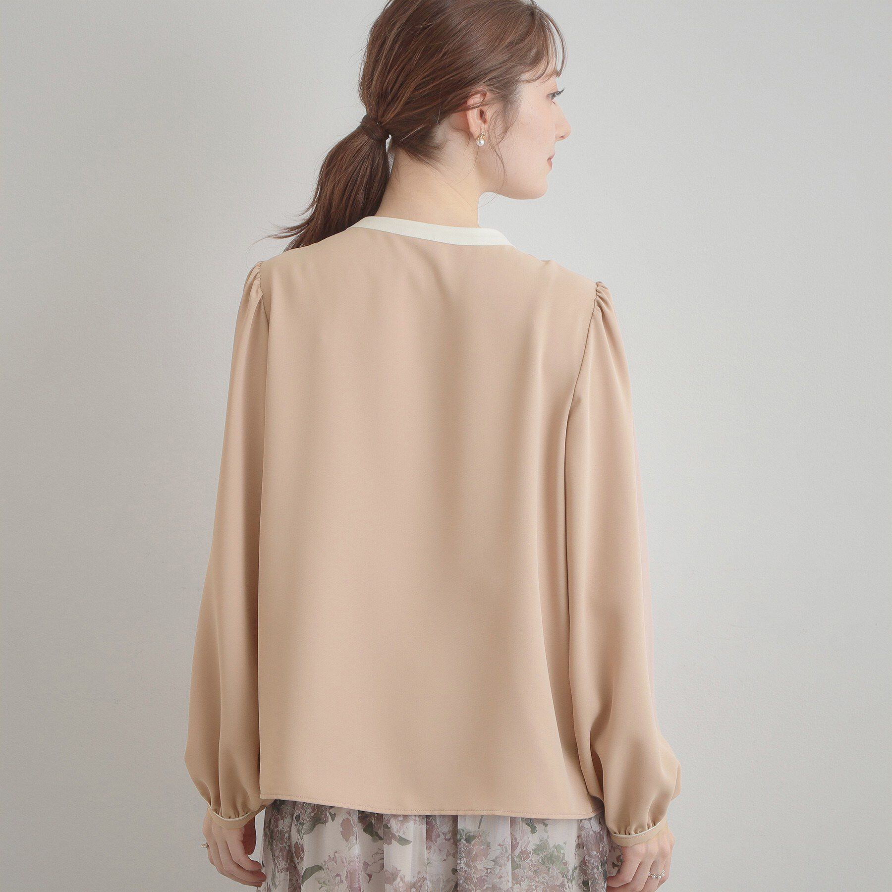 Couture broach「【洗える・ハレの日・通勤】配色 細リボンタイ ブラウス」|シャツ・ブラウス|