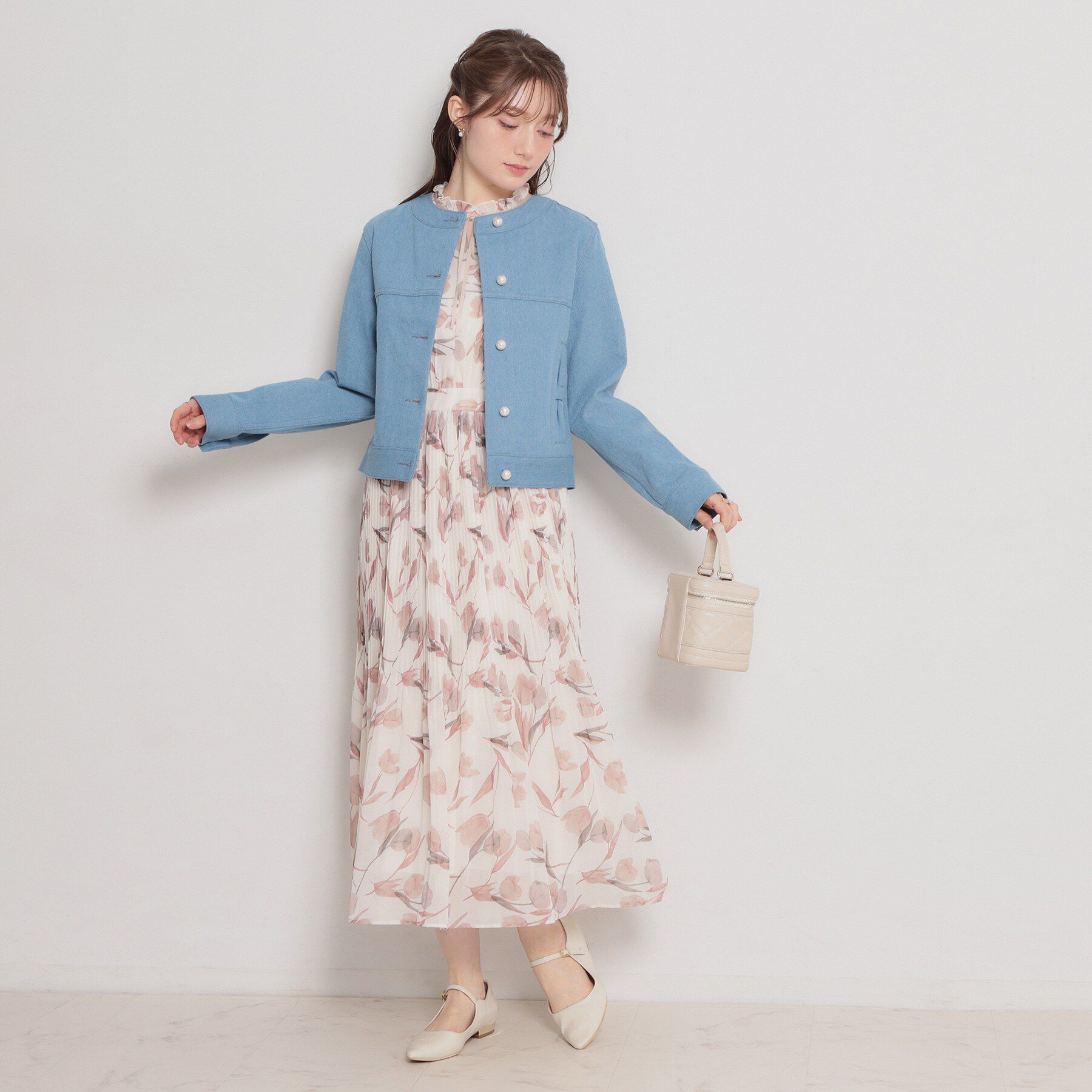 Couture broach「【洗える・綿100％】パール調ボタン デニムジャケット」|デニムジャケット|