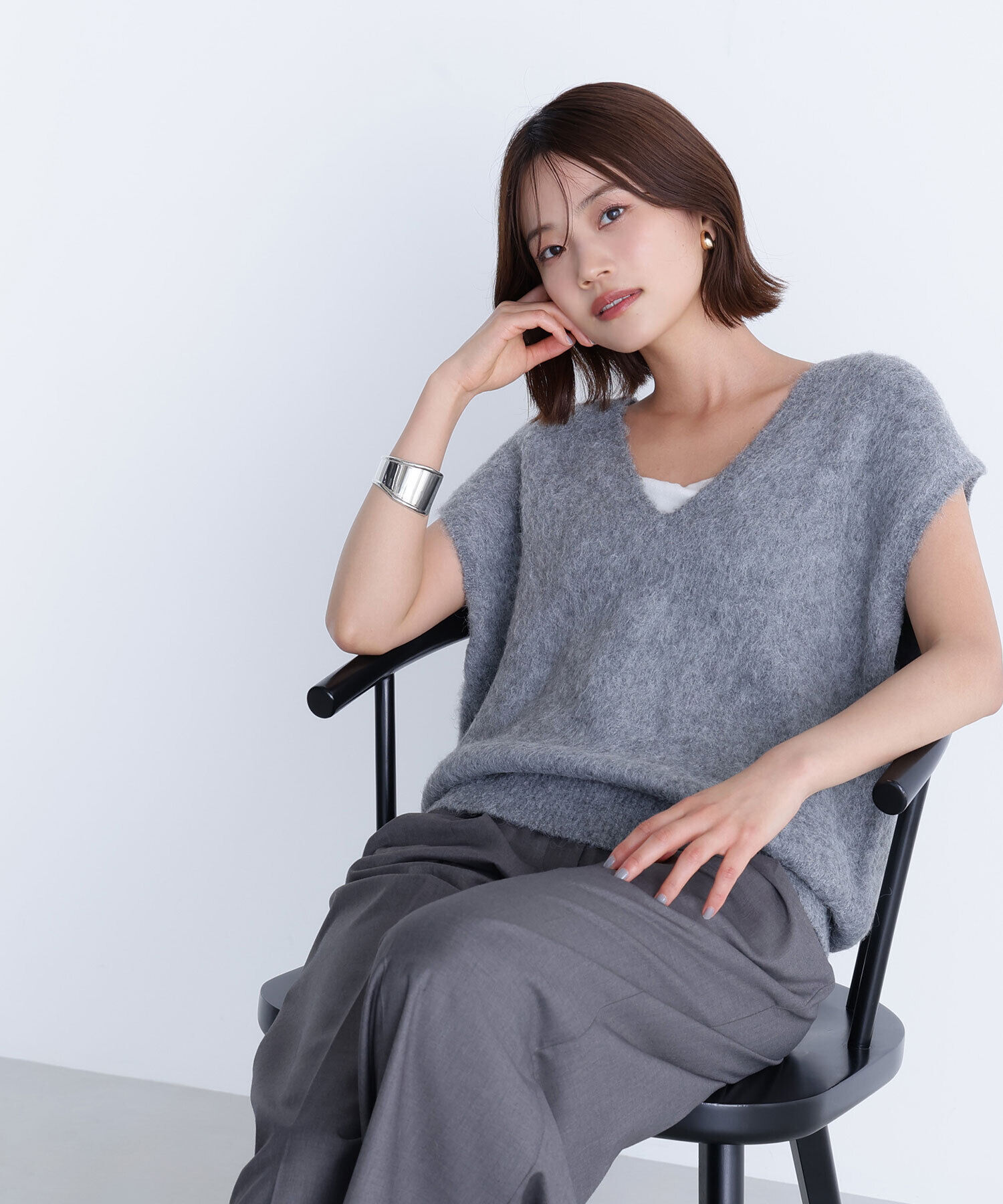  「ヘアリーVネックベスト」|ニット・セーター|ミディアムグ