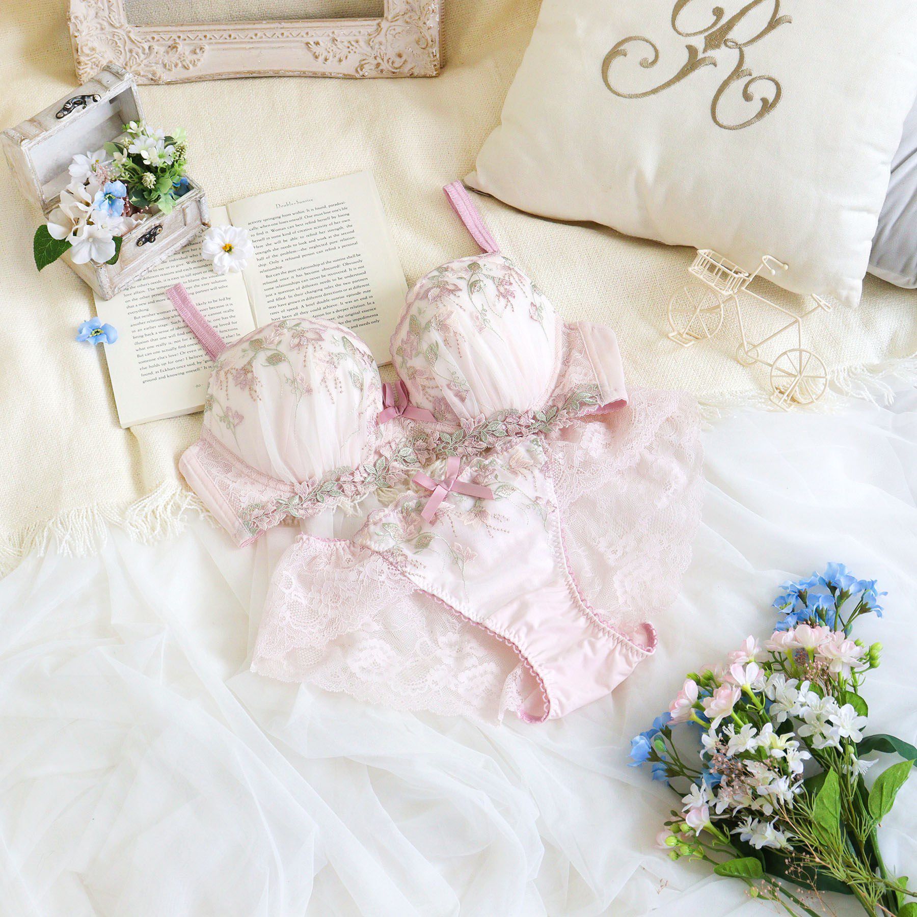 Risa Magli「ソア ブラジャー（G-H）＜バストアップタイプ＞」|インナー|