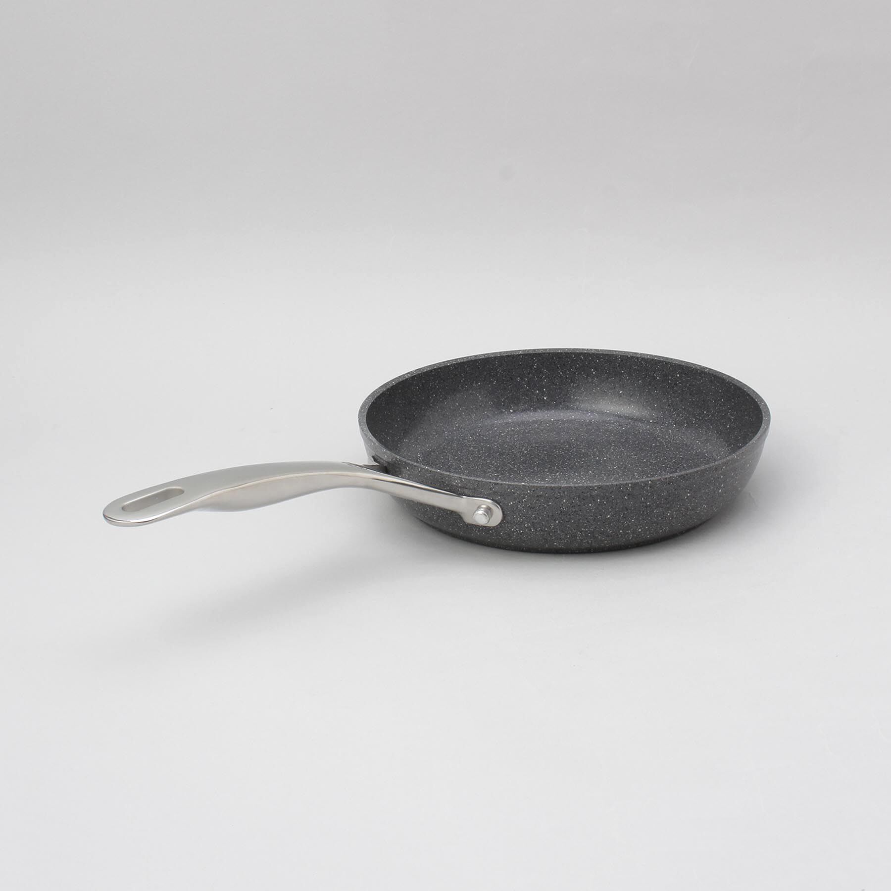 212 KITCHEN STORE「サリーナ セラミックフライパン 24センチ ＜BALLARINI バッラリーニ＞」|食器・キッチングッズ|