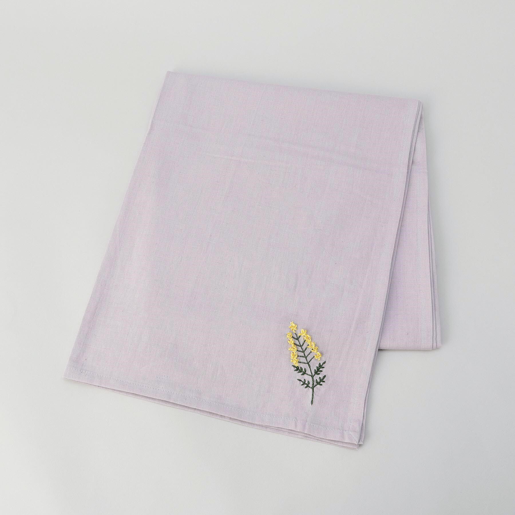 212 KITCHEN STORE「刺繍フラワー ミモザ マルチクロス 130x130cm PU ＜212Kオリジナル ＞」|食器・キッチングッズ|