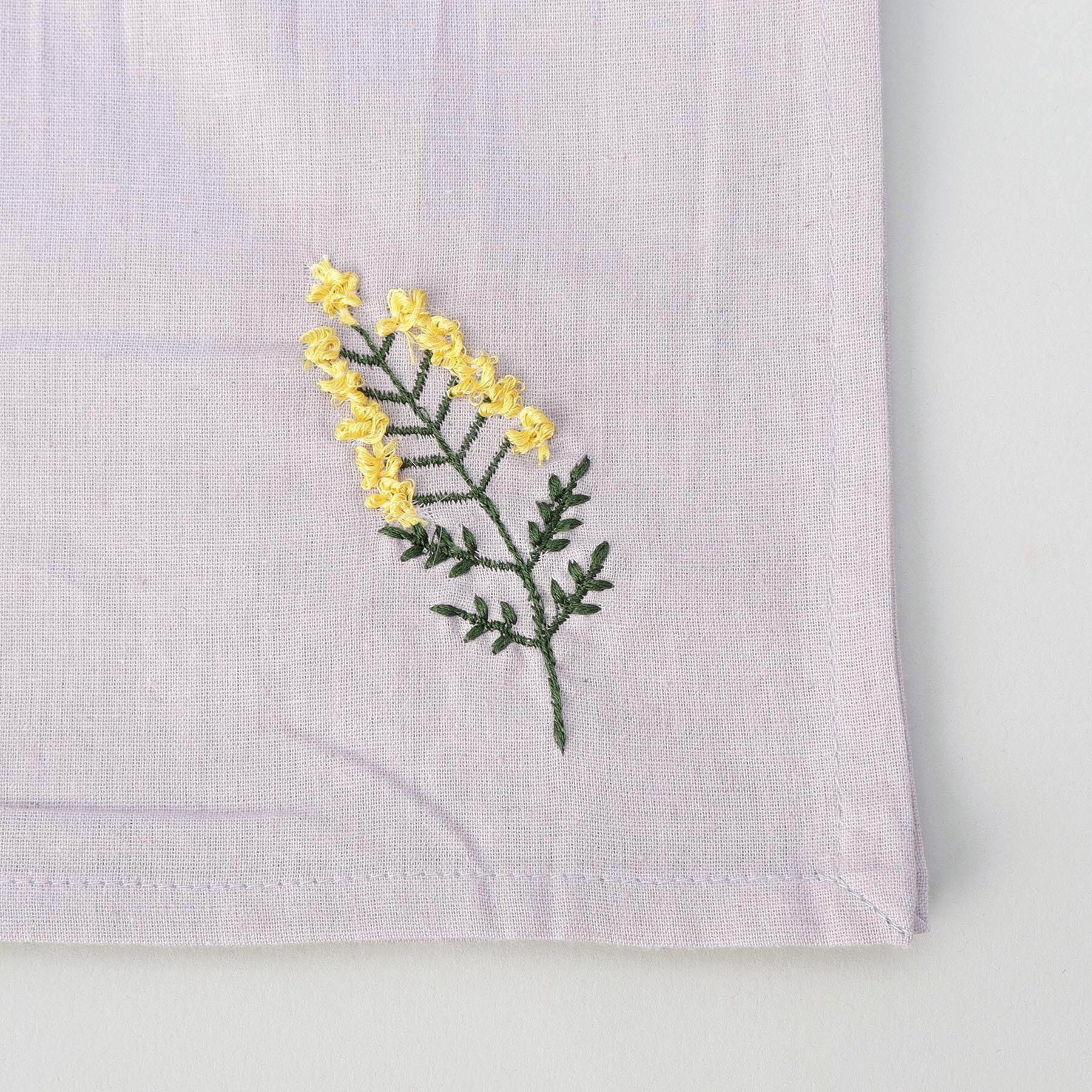 212 KITCHEN STORE「刺繍フラワー ミモザ マルチクロス 130x130cm PU ＜212Kオリジナル ＞」|食器・キッチングッズ|