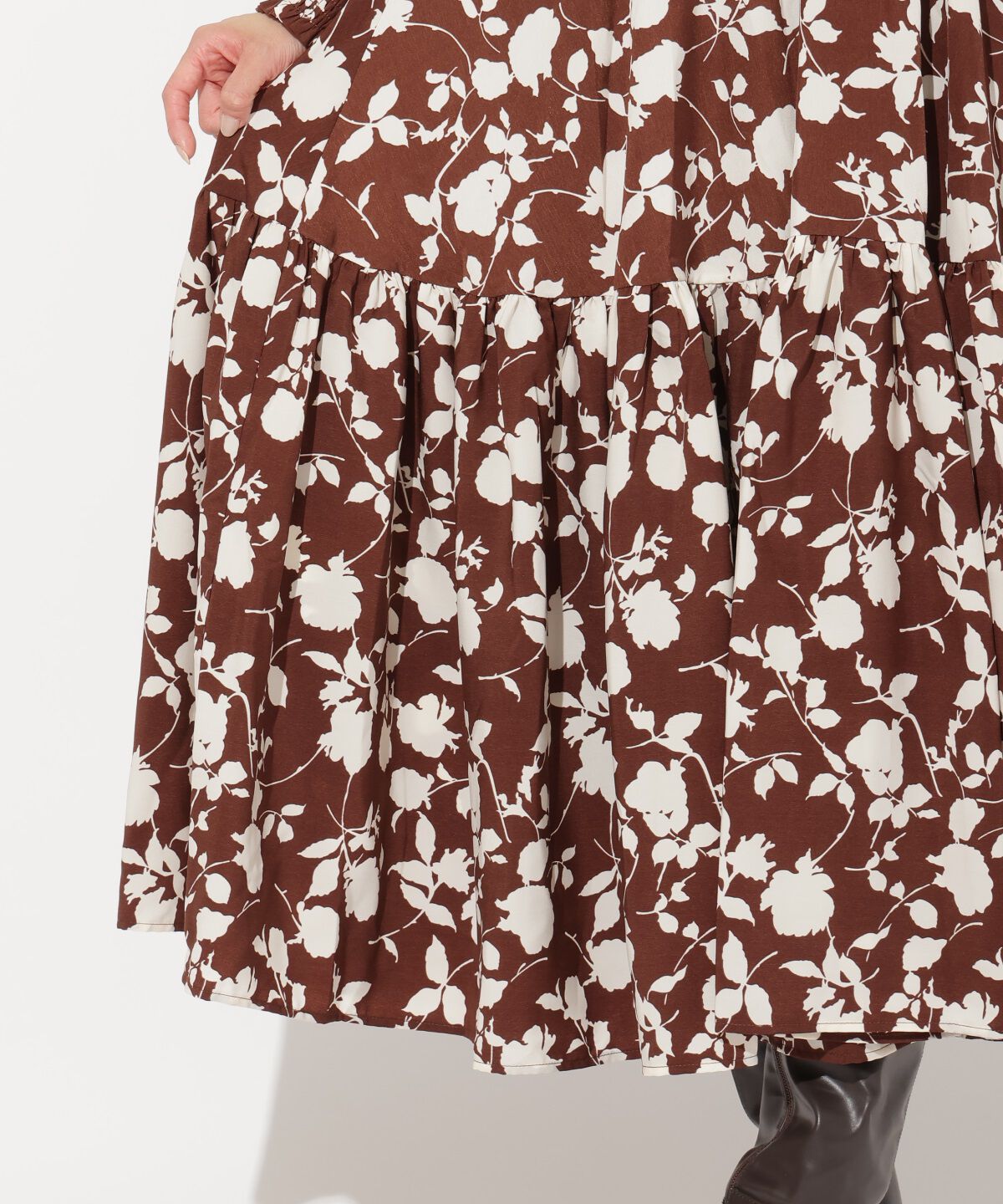 アンドクチュール「ワンカラーフラワーシャーリングワンピース」|ワンピース|