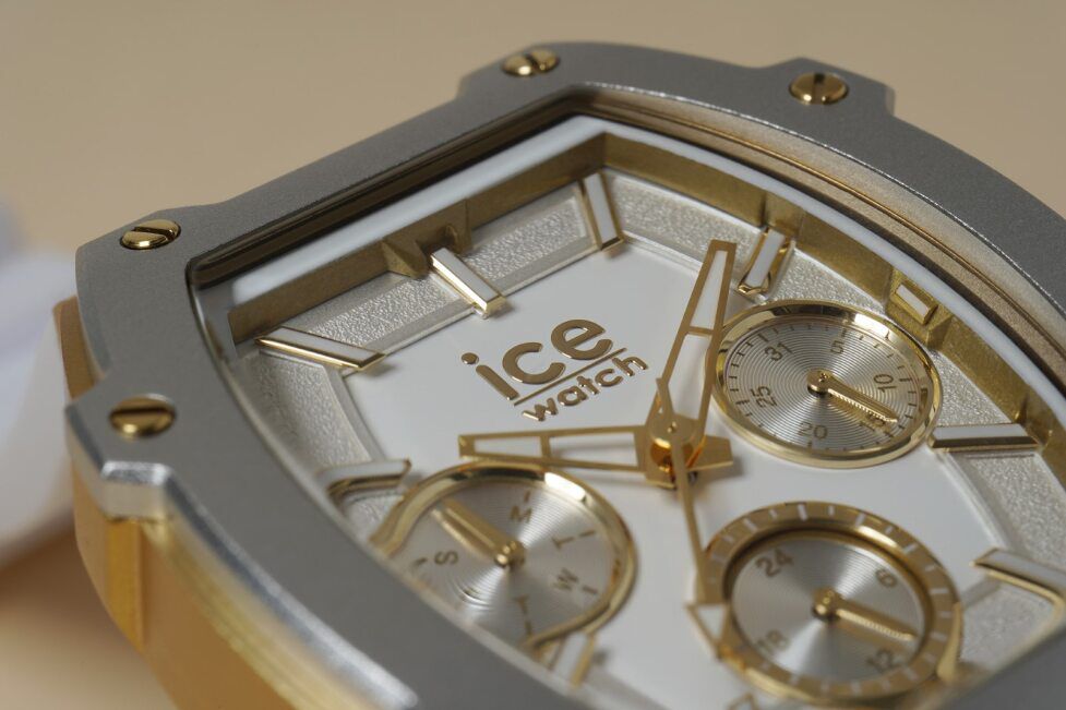 ICE-WATCH「〈ICE-WATCH(ｱｲｽｳｫｯﾁ)〉ICE boliday ｸﾞﾚｰｼｪｲｽﾞ Alu ｽﾓｰﾙ MT」|腕時計|