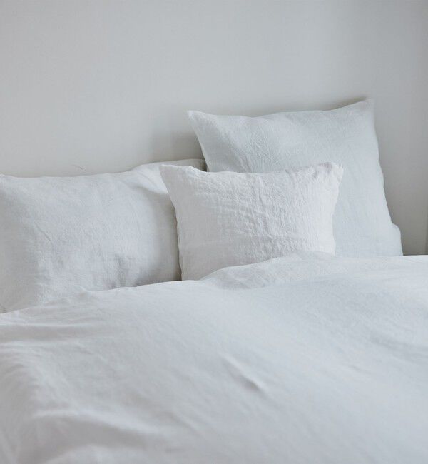 TOMORROWLAND HOME「プレーンリネン クッションカバー（65cm &times; 65cm）」|クッション・クッションカバー|