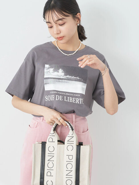 earth music&ecology「SOIF　DE　LIBERTE　Tシャツ」|Tシャツ・カットソー|チャコールグレー