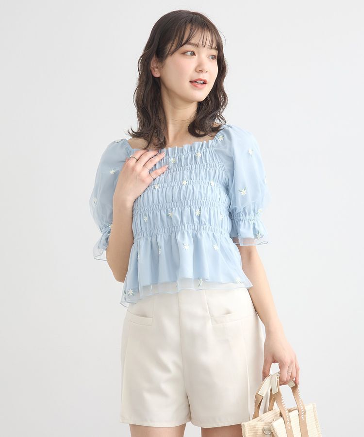 earth music&ecology「フラワー刺繍シャーリングプルオーバー」|シャツ・ブラウス|