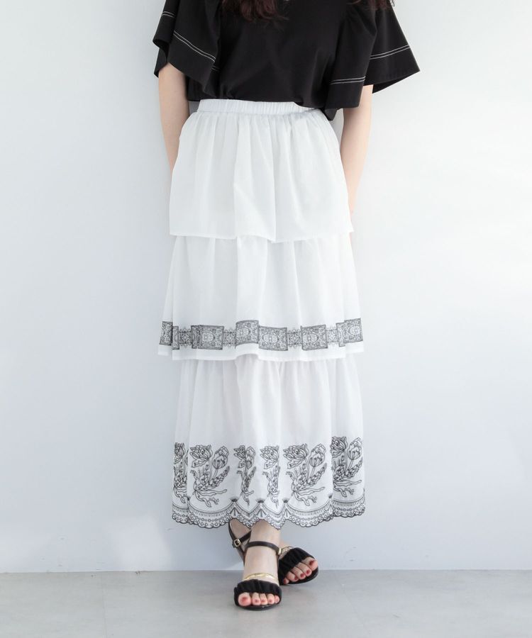 Green Parks「■ESCAR バイカラー刺繍ティアードスカート」|スカート|Off White