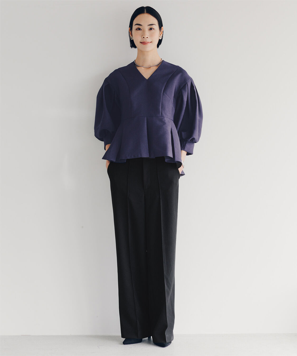 ur's「【小林有里さんコラボアイテム】ピンタックセンタープレスワイドパンツ」|スラックス|