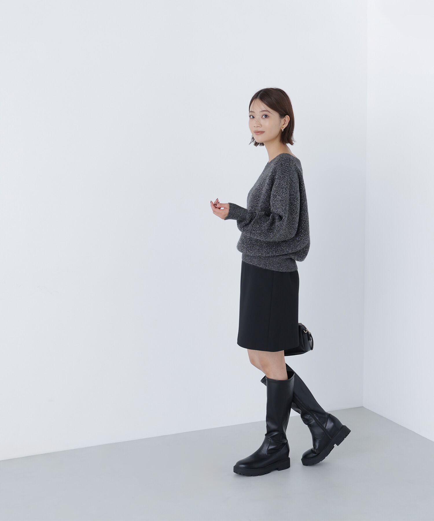  「Vネックボクシーラメニット」|ニット・セーター|