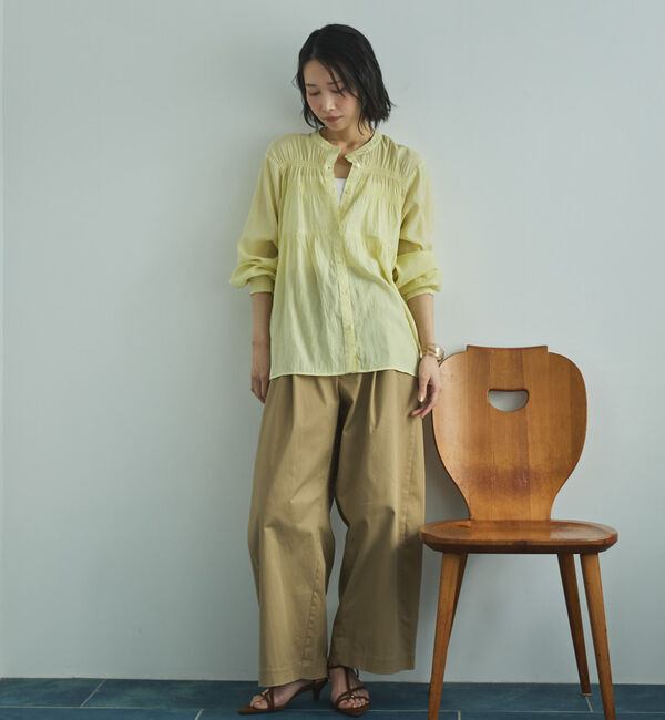 Doux archives「シャーリングバンドカラーブラウス」|シャツ・ブラウス|