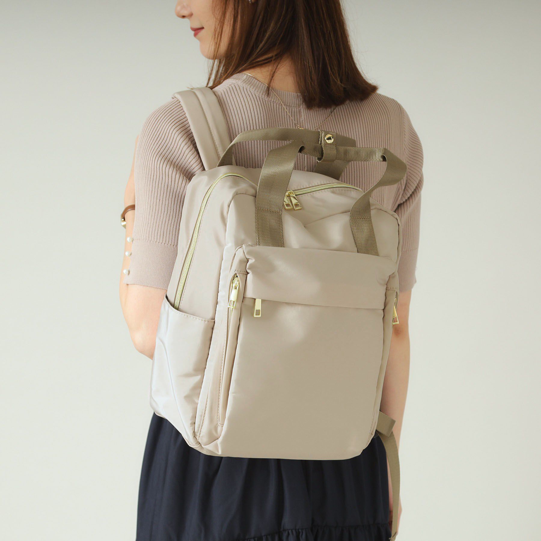 ITS&rsquo;DEMO「【A4・PC対応／10ポケット】収納アドバイザーボックスリュック」|リュック|ライトベージュ(05