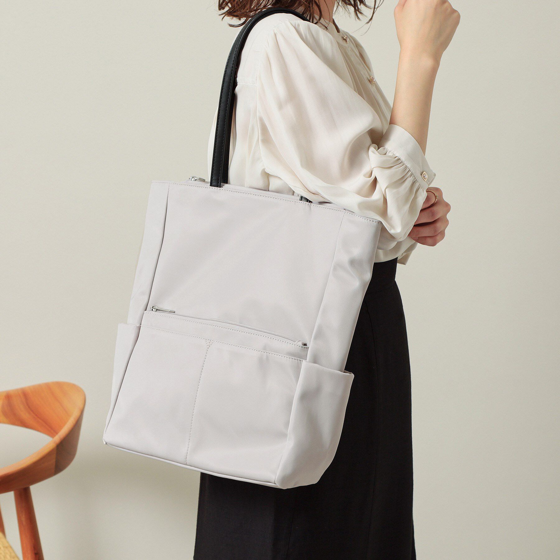 ITS&rsquo;DEMO「【通勤／A4対応】PC収納縦型トート」|トートバッグ|ライトグレー(011