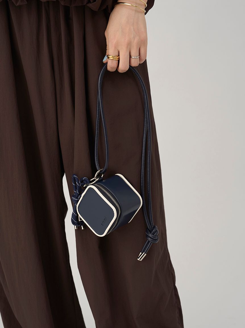 emmi atelier「キューブマルチチャーム」|キーケース|NVY