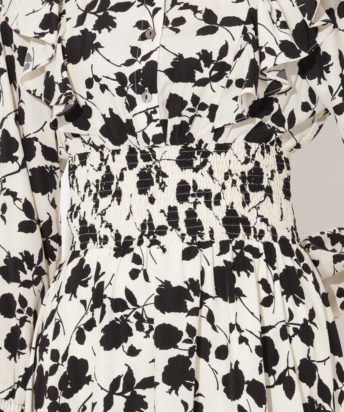 アンドクチュール「ワンカラーフラワーシャーリングワンピース」|ワンピース|