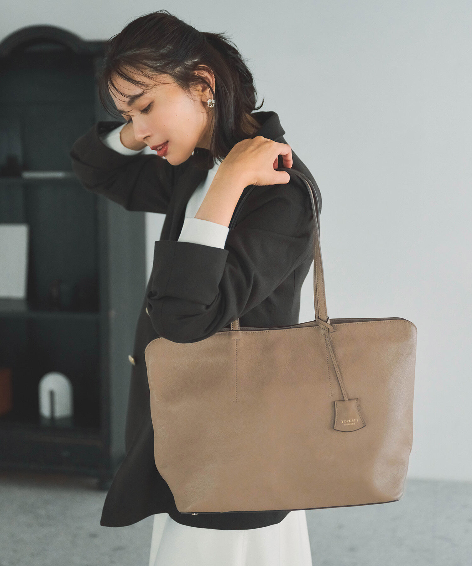 TOPKAPI TREASURE「フロントステッチ レザーA4トートバッグ」|トートバッグ|グレージュ