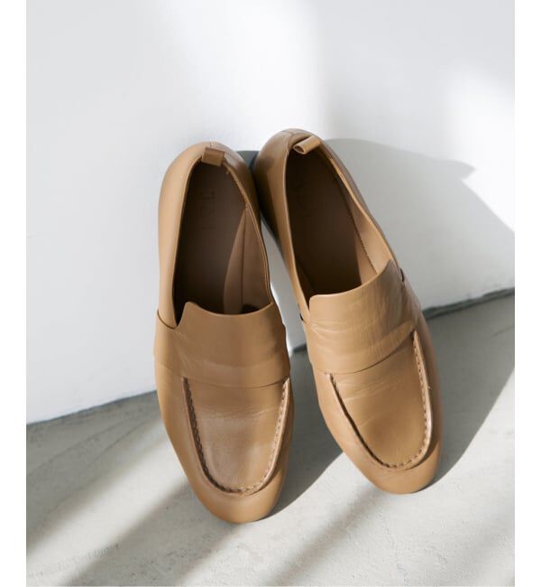 IENA「《新色/追加2予約》JVAM LOAFER ローファー 32011/PAT」|ローファー|ベージュ