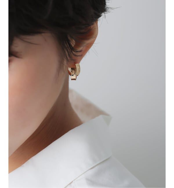 Lilas by Spick&Span「ワイドラインクロスフープピアス K10（両耳）」|ピアス|