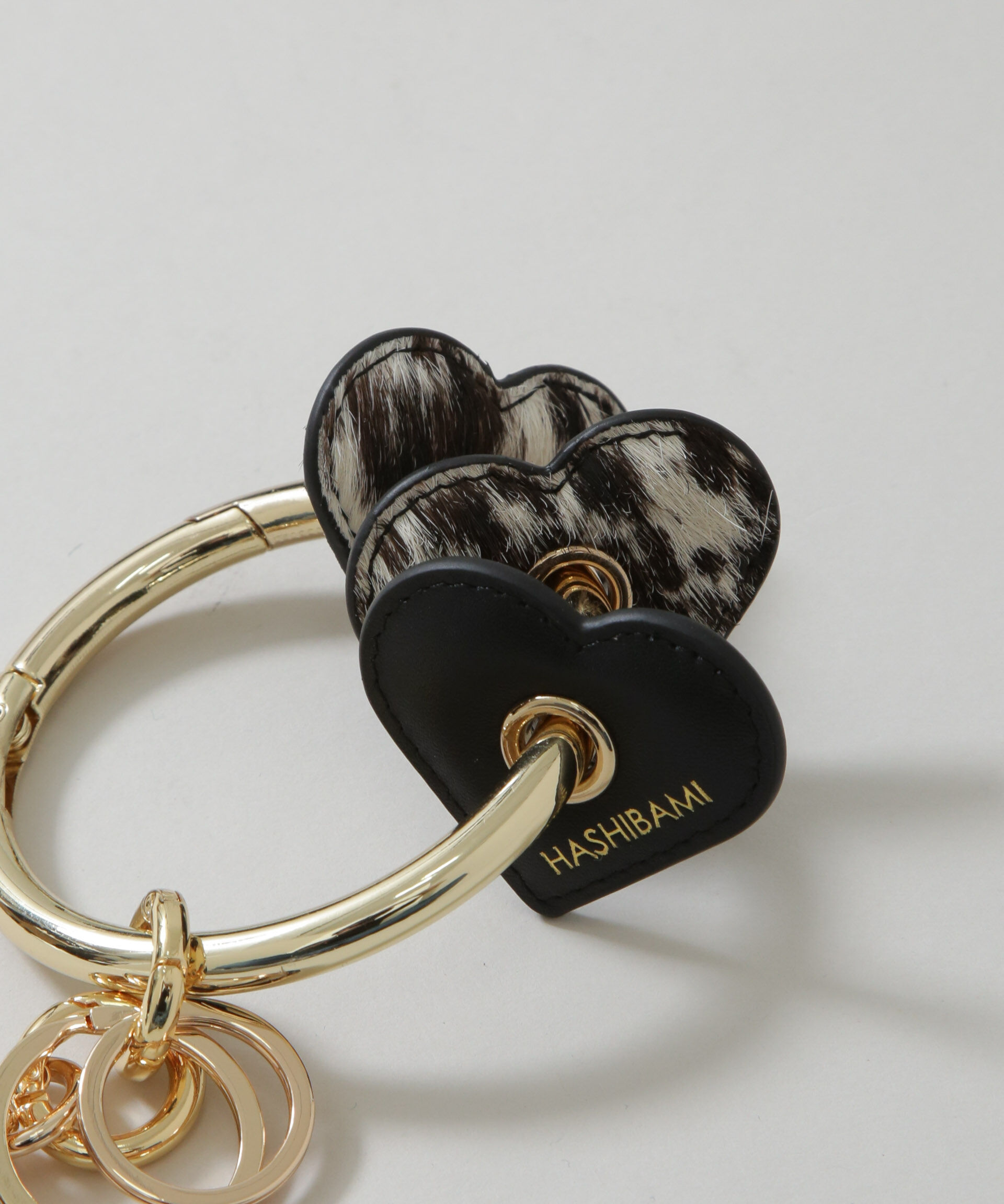 nano･universe「HASHIBAMI/ハートクッション カウヘアー スマホリング」|その他|