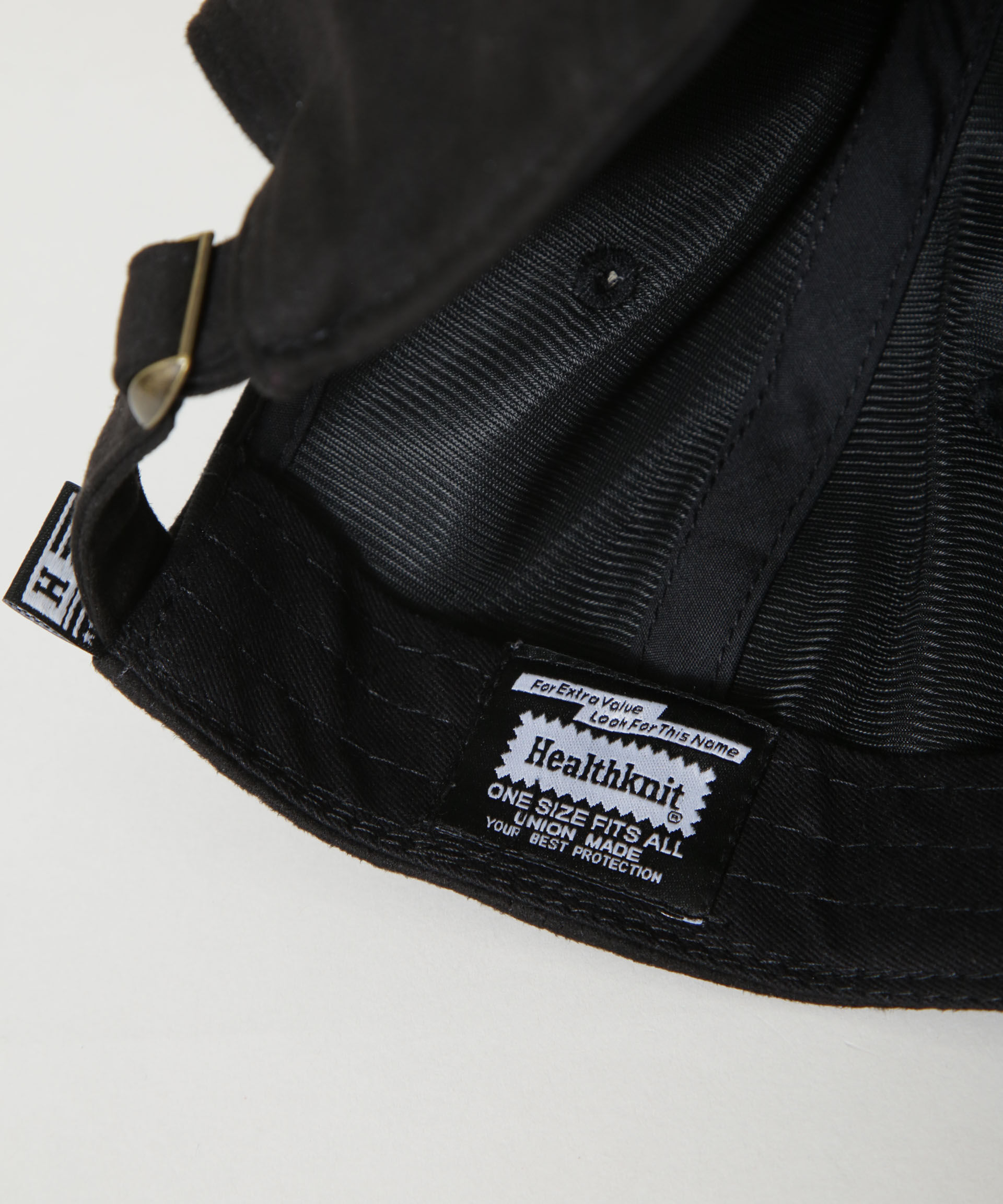 nano･universe「Healthknit/別注 フェイクスエードペナント刺繍キャップ」|キャップ・キャスケット|