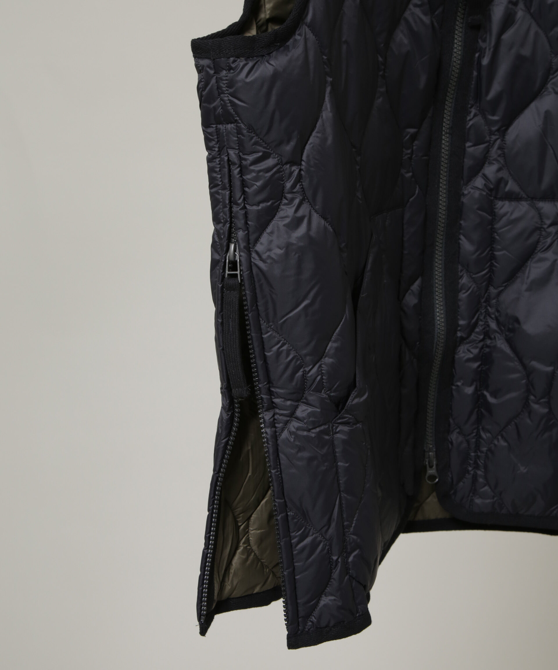 nano･universe「TAION/MILITARY V NECK W-ZIP DOWN VT」|ダウン|