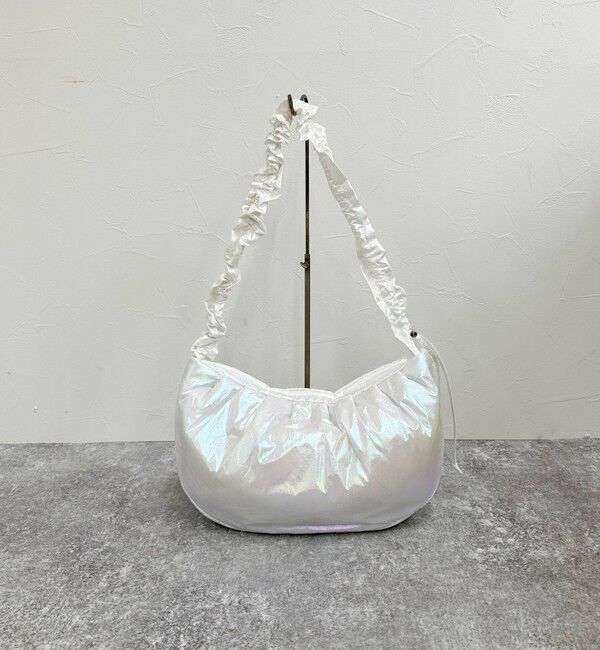 fredy emue「ソフトパテッドシャーリングショルダーバッグ」|ショルダー・メッセンジャー|