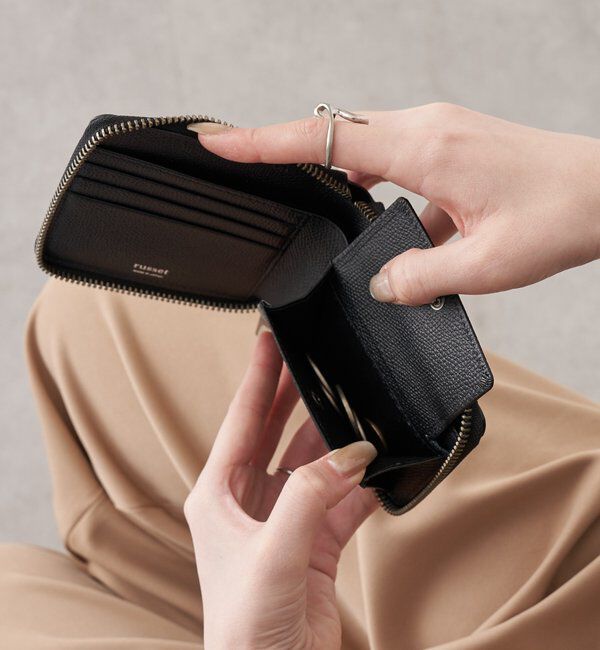  「ラウンドジップハーフウォレット」|財布|