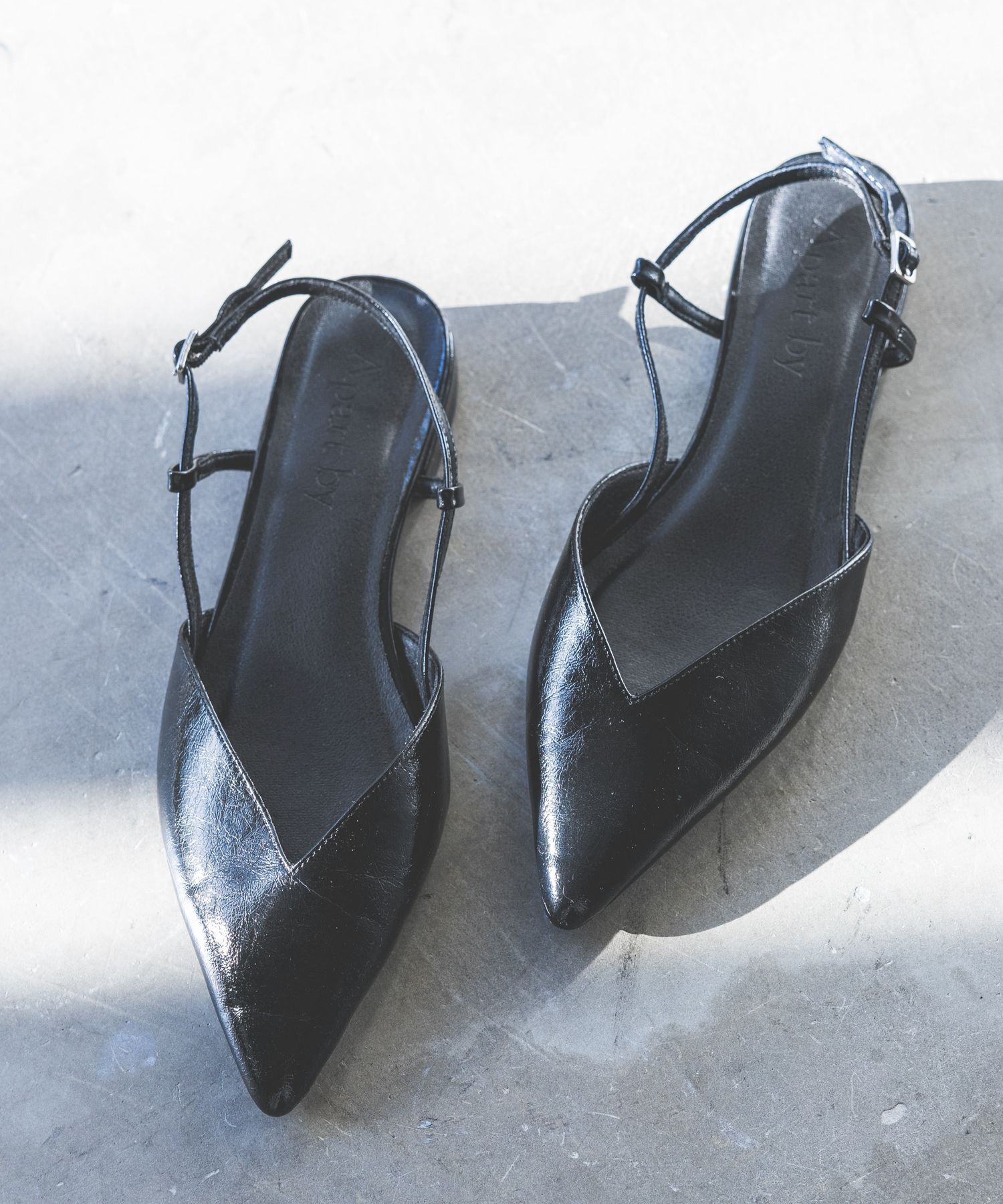 A part by 「ポインテッドフラットパンプス」|パンプス|ブラック