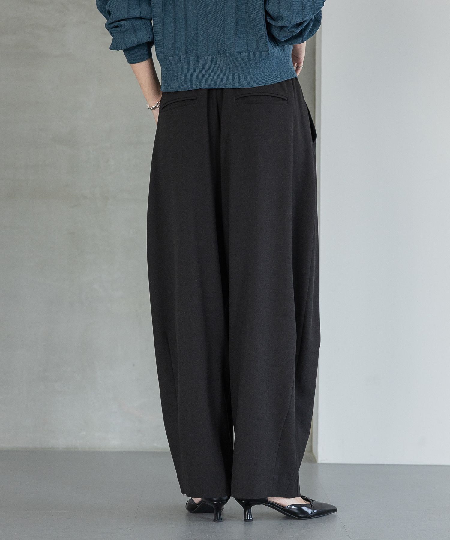 A part by 「スラックスコクーンボリュームパンツ」|スラックス|