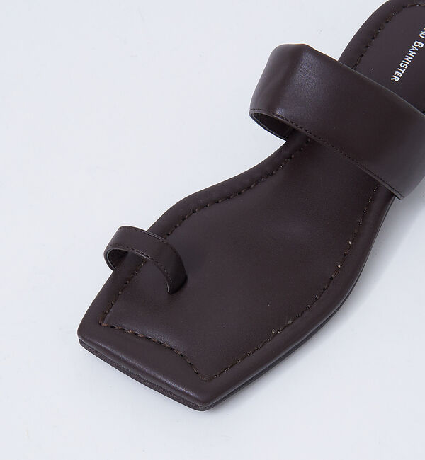 AU BANNISTER「【WEB限定】韓国風/スクエア アシンメトリー サンダル」|サンダル|