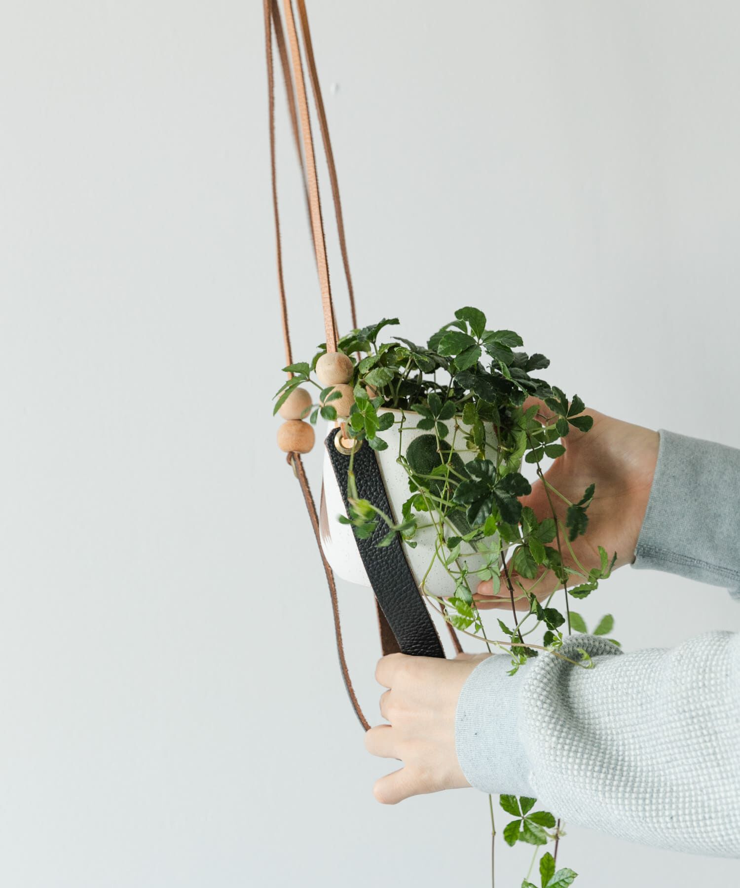 URBAN RESEARCH DOORS「FARM　レザーマクラメハンガー WB」|フィギュア・ホビー|