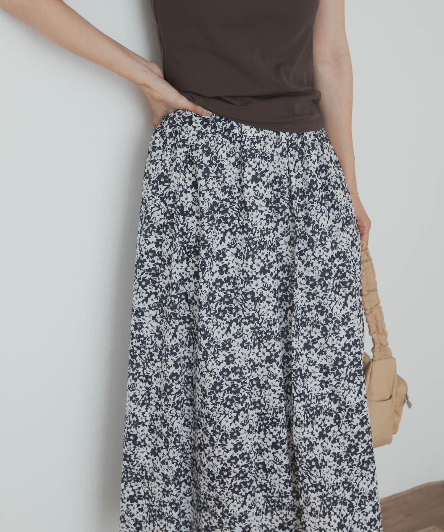 URBAN RESEARCH DOORS「フラワープリントギャザースカート」|スカート|