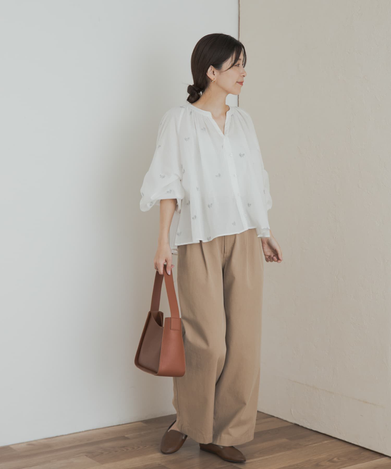 URBAN RESEARCH DOORS「リーフモチーフラメ刺繍ブラウス」|シャツ・ブラウス|