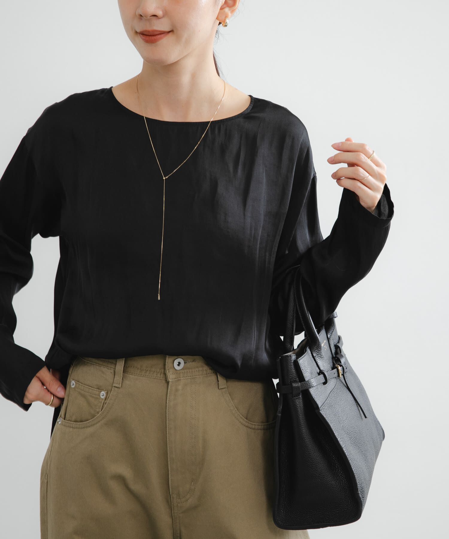 URBAN RESEARCH「ヴィンテージサテンTシャツブラウス」|シャツ・ブラウス|ブラック